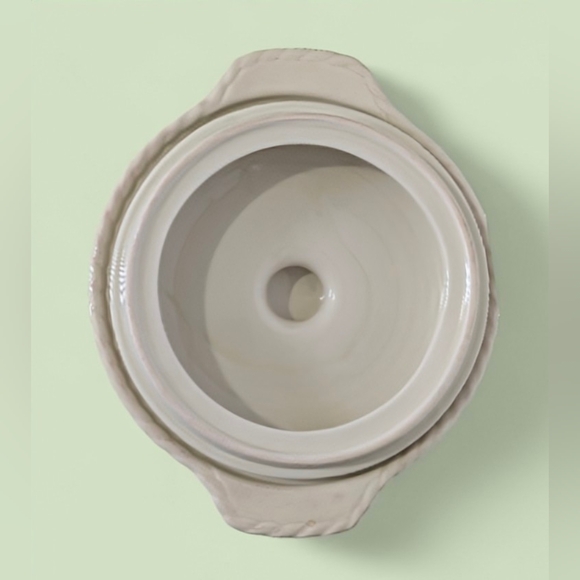 Roscher & Cie. 3-Quart Round White Ceramic Covered Casserole Dish - Picture 3 of 7